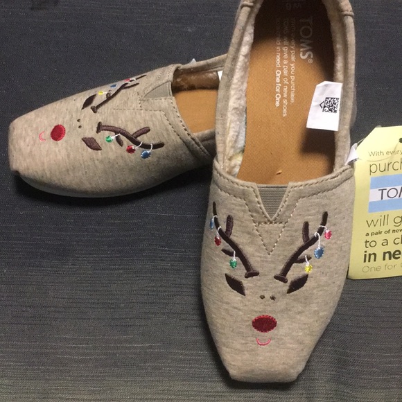 NWT TOMS Embroidered Reindeer Classic Slip Ons - Picture 4 of 4